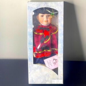 SunLand Investment Co ltd Traditions Doll Collection Porcelain Doll Mei Ling 14"